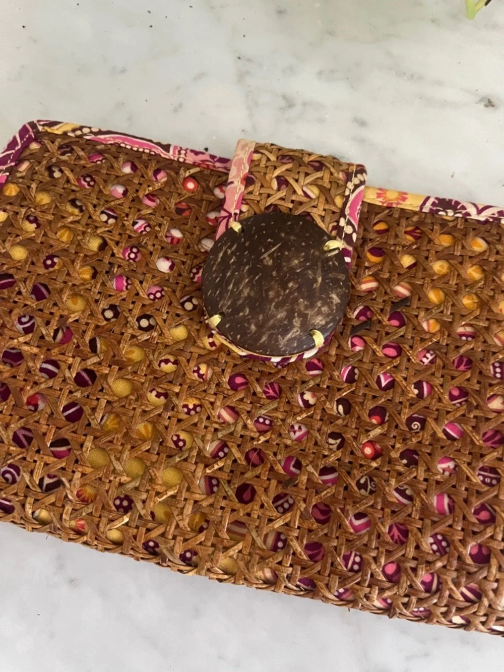 Vera Bradley Tiki Clutch with Bali Gold Pattern Excellent - Picture 3 of 9